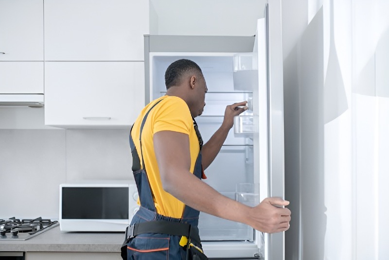 Refrigerator repair in San Diego